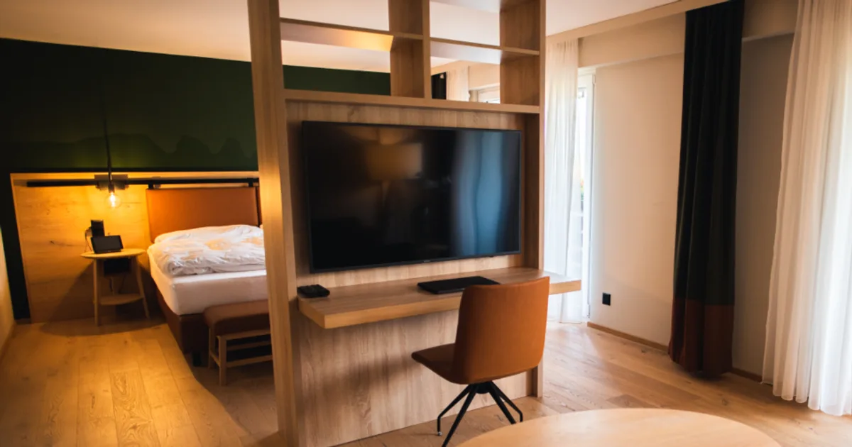 Nectar vs. DreamCloud: Which Mattress Is the Best Value in 2025?
